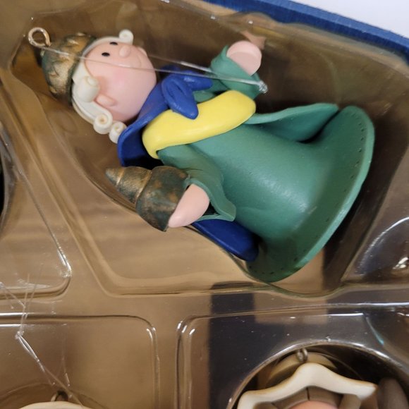 Nativity Christmas Set 7 Clay Figure Ornaments BAF 2004 Felt Box Manger - Picture 7 of 9